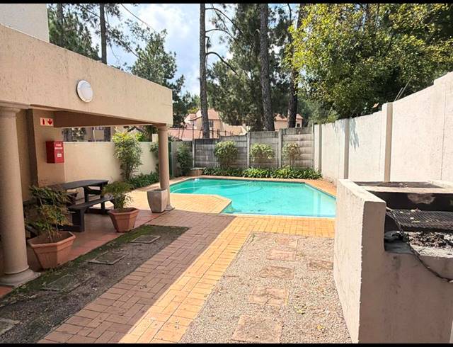 1 BEDROOM APARTMENT FOR SALE IN BRYANSTON